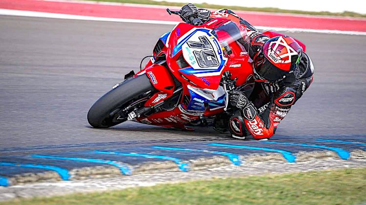 MOTEURS ! – L’Ultimate Cup Moto avant le Grand Prix de Nogaro